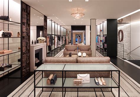 dove si vede roma chanel|Chanel fashion boutique.